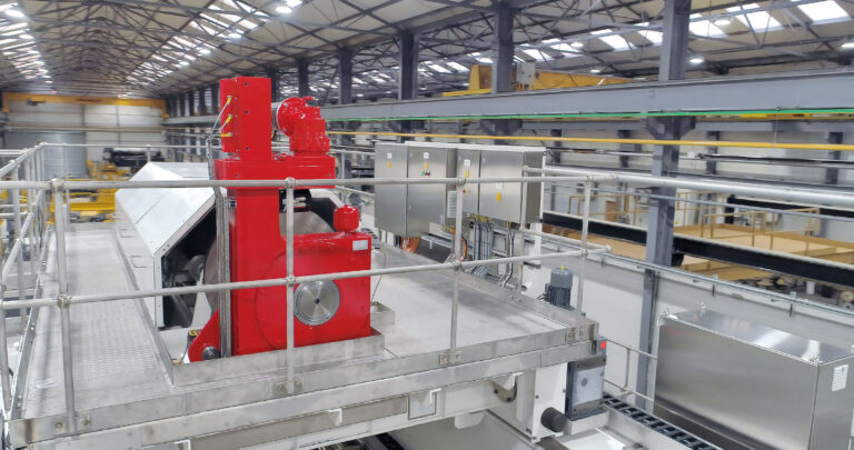 SCX MotoSuiveur bespoke handling crane solution