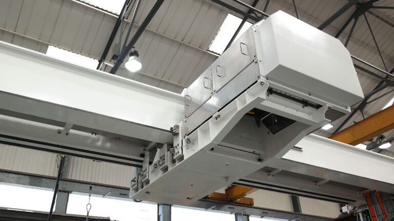 SCX Specialist handling solutions in the defence sector crane and movement